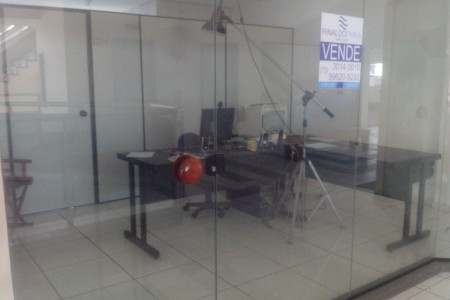 ESCRITÓRIO na Av. Pedro Lessa, em Santos R$ 260 mil 